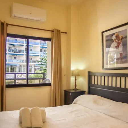 Skol 130. One Bedroom With Sea Views In Centre 아파트