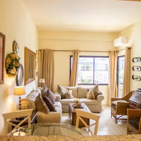 Skol 130. One Bedroom With Sea Views In Centre 마르베야