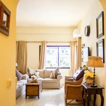 Skol 130. One Bedroom With Sea Views In Centre Διαμέρισμα *