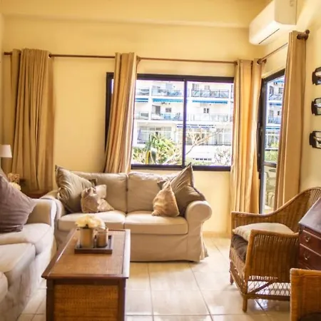 Skol 130. One Bedroom With Sea Views In Centre Διαμέρισμα *